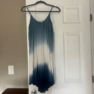 Women’s blue white tie dye flowy mini dress